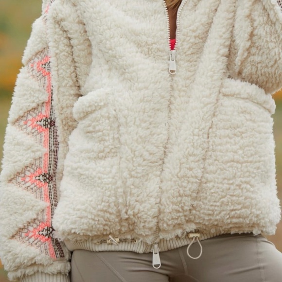 Free People Lodge Livin Sherpa Plush Fleece Soft Oversized Embroidered Jacket ML - Picture 3 of 11